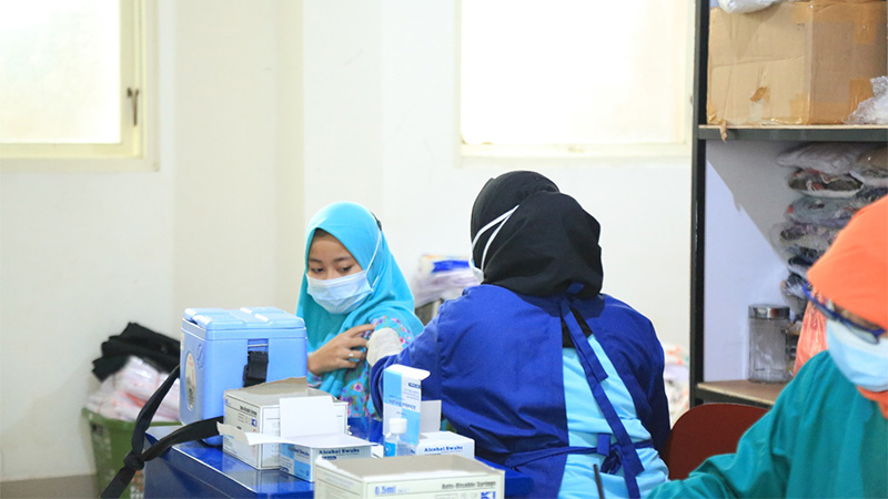 Gelar Vaksinasi Sebagai Bentuk Ikhtiar Hifdzun Nafs Pondok Pesantren Mabadiul Ihsan